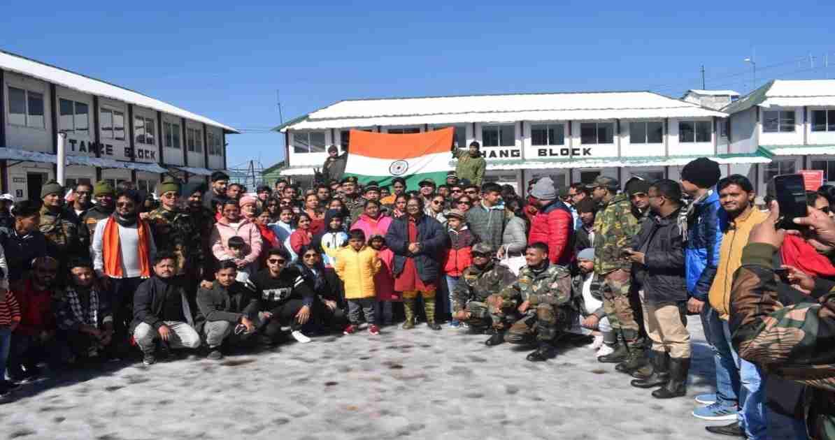 सिक्किम में बर्फबारी और भूस्खलन के कारण फंसे पर्यटक