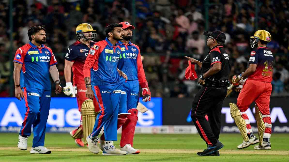 टिम डेविड आईपीएल 2026 में आरसीबी के लिए बल्लेबाजी करते हुए शानदार शॉट लगाते हुए