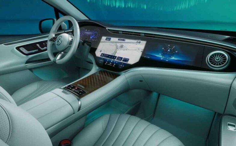 Mercedes CLA EV एक प्रीमियम इलेक्ट्रिक सेडान है जो 792KM रेंज और एडवांस टेक्नोलॉजी के साथ भारत में लॉन्च होगी।