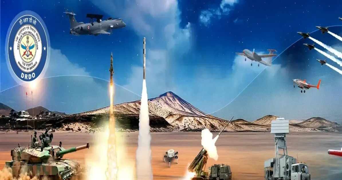 सरकारी नौकरी की तैयारी करते छात्र और बैंक व लैब से जुड़ा विजुअल