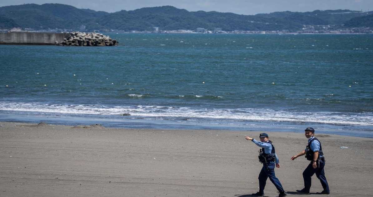 जापान भूकंप 7.4 के बाद इवाते तट के पास समुद्र में हलचल तेज हो गई, जहां 70–80 सेंटीमीटर ऊंची लहरें बंदरगाह से टकराती दिखीं और तटीय इलाकों में सतर्कता बढ़ा दी गई।