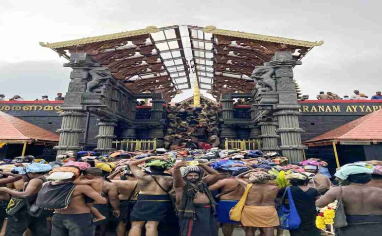 केरल स्थित सबरीमाला मंदिर और भारत के सुप्रीम कोर्ट भवन का प्रतीकात्मक संयोजन