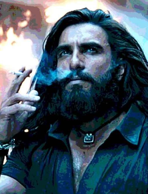 यह तस्वीर फिल्म धुरंधर 2 के एक सीन को दर्शाती है, जिसमें राकेश बेदी अपने किरदार में नजर आ रहे हैं और उनकी दमदार एक्टिंग दिखाई दे रही है।