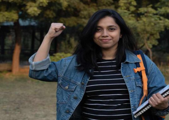 CBSE दिल्ली टॉपर हितिशा सोगानी की मार्कशीट और शानदार परिणाम