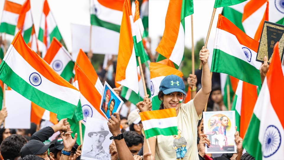 Women Protest: महिला प्रदर्शनकारियों की भाषा पर क्यों छिड़ी नई राजनीतिक बहस?