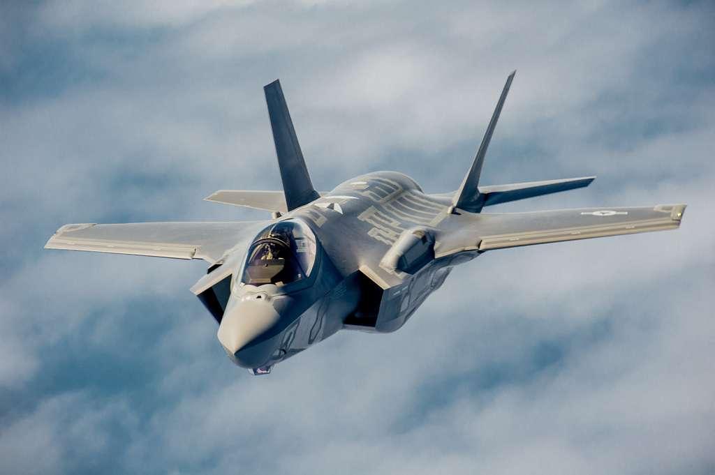 F-35 फाइटर जेट तकनीक पर खतरा: UPS की गलती से हांगकांग पहुंचे अमेरिकी विमान के गुप्त पार्ट्स