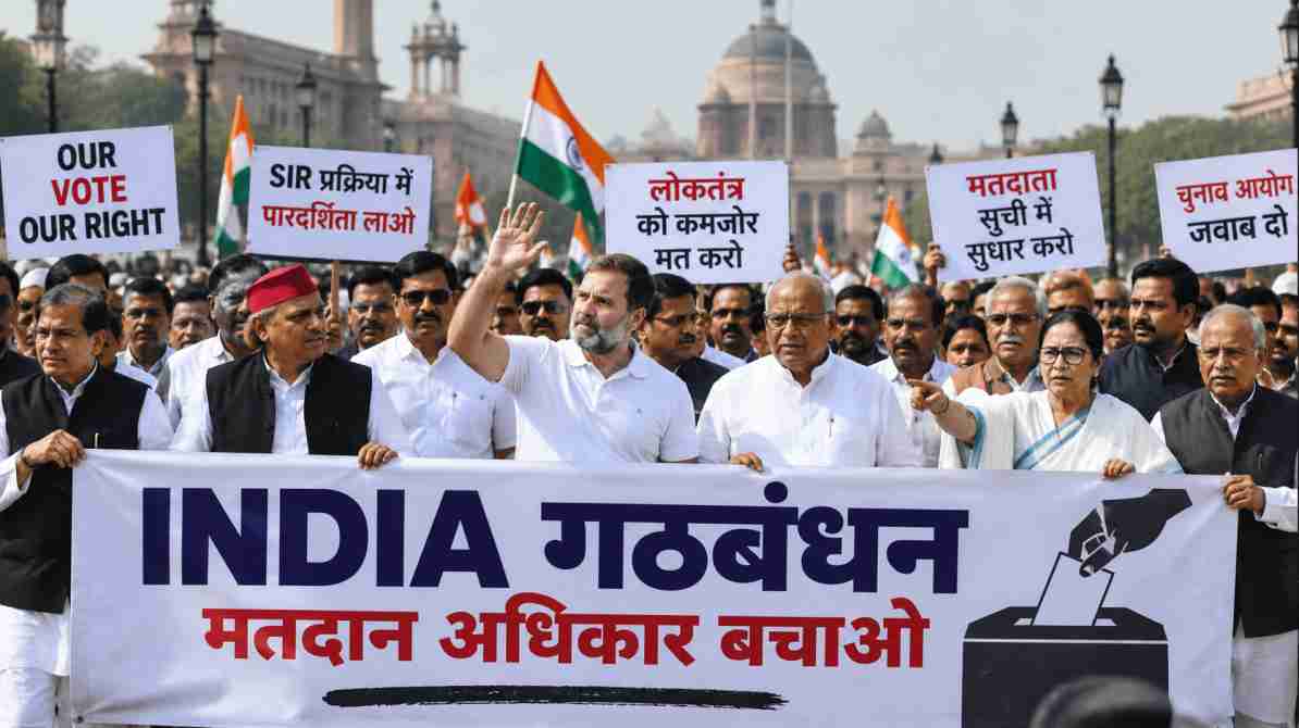 INDIA गठबंधन का दिल्ली प्रदर्शन, मतदान अधिकारों और SIR विवाद पर विपक्ष का प्रस्तावित मार्च